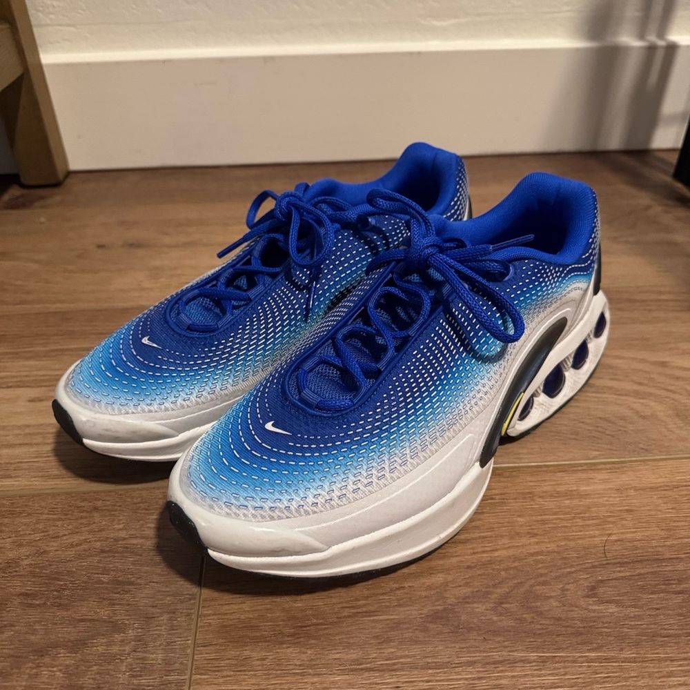 Nike Men’s Air Max DN Racer Sneakers